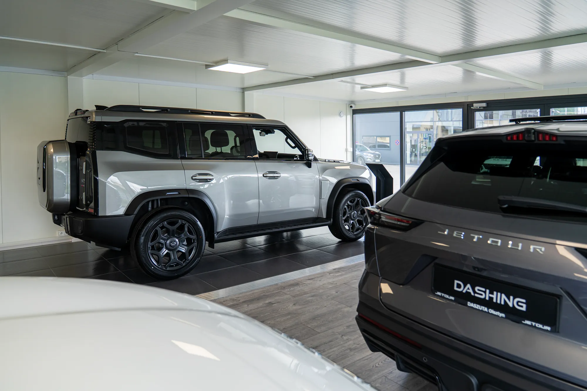 Salon Jetour Daszuta, modele w ekspozycji